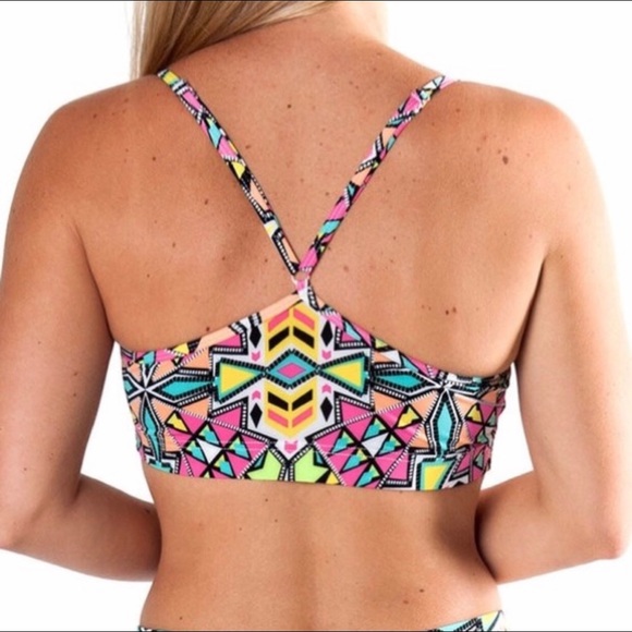 Vibrant Sports Bra - Picture 2 of 5